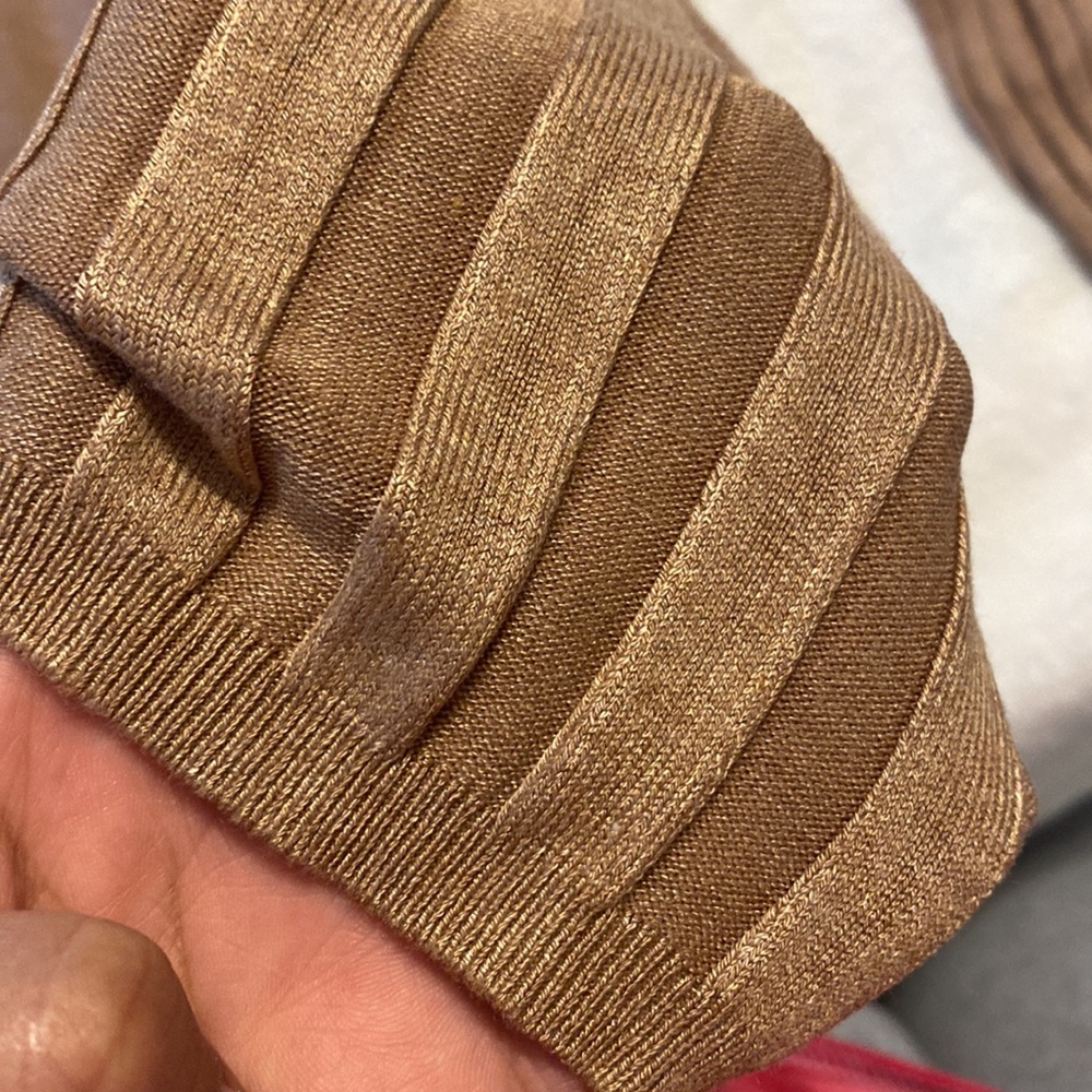 Macys INC Ribbed Top - Picture 4 of 6